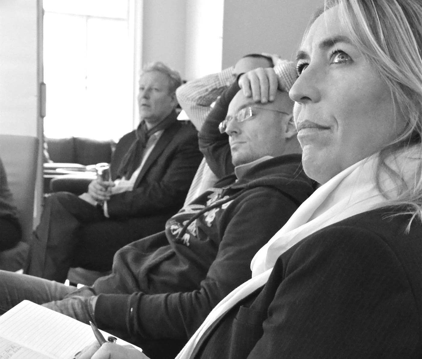 Dymphe Beek during a leadership session, black and white
